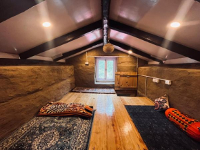 Himalayan paramount mudhouse